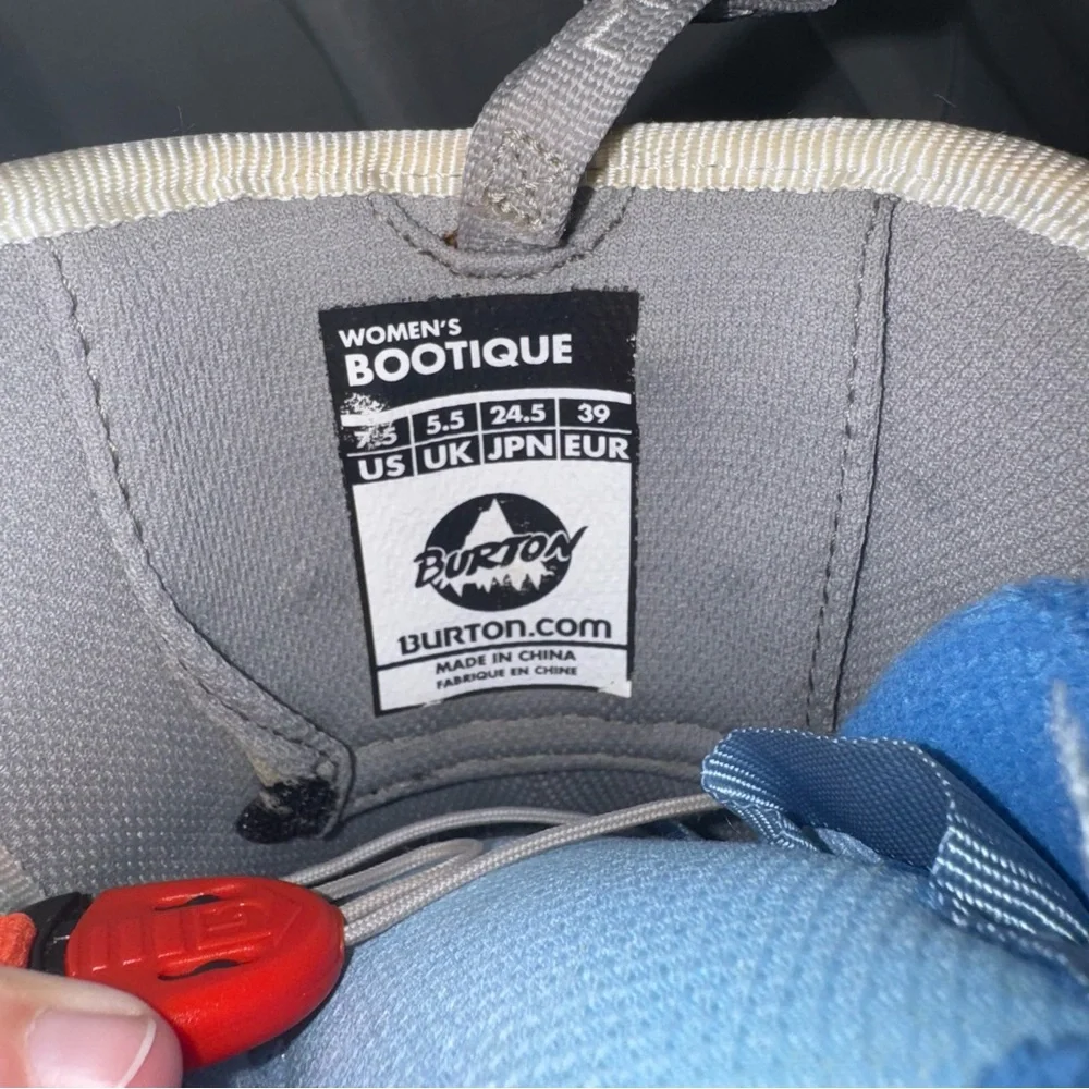 Burton Women’s Snowboarding Boots - Picture 8 of 8